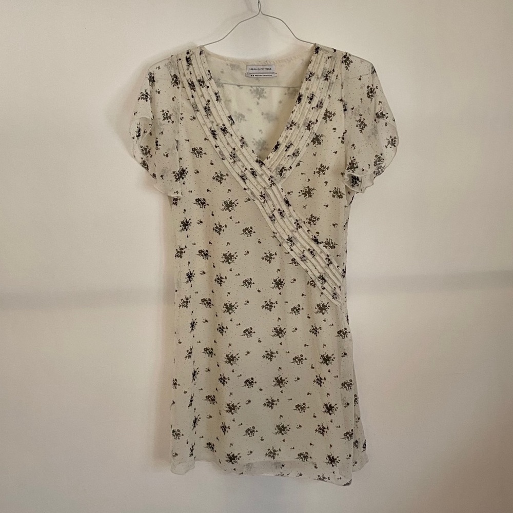 Urban Outfitters Flowy Dress. NEVER WORN